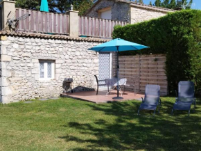 Studio cosy avec piscine partagée et étang privé, proche Bergerac et sites touristiques du Périgord - FR-1-616-207